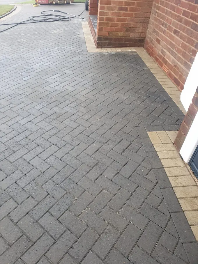 Expert Driveways Dudley Installation by A & J Driveways Professional Driveways Dudley Installation – Block Paving, Tarmac, Gravel & Resin