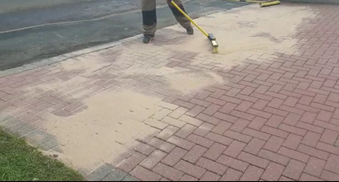 Block paving jet washing and resanding in Dudley